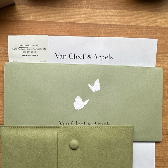 Van Cleef Sweet Alhambra - Mother of Pearl - Picture 5 of 7